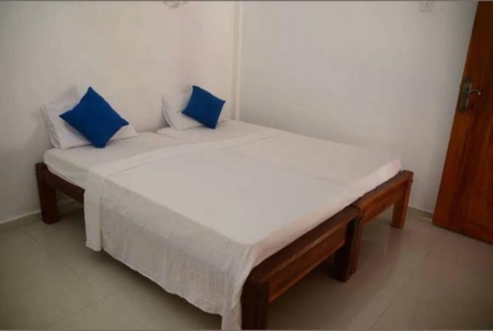 Ruzy Bayfront Hotel in Sri Lanka
