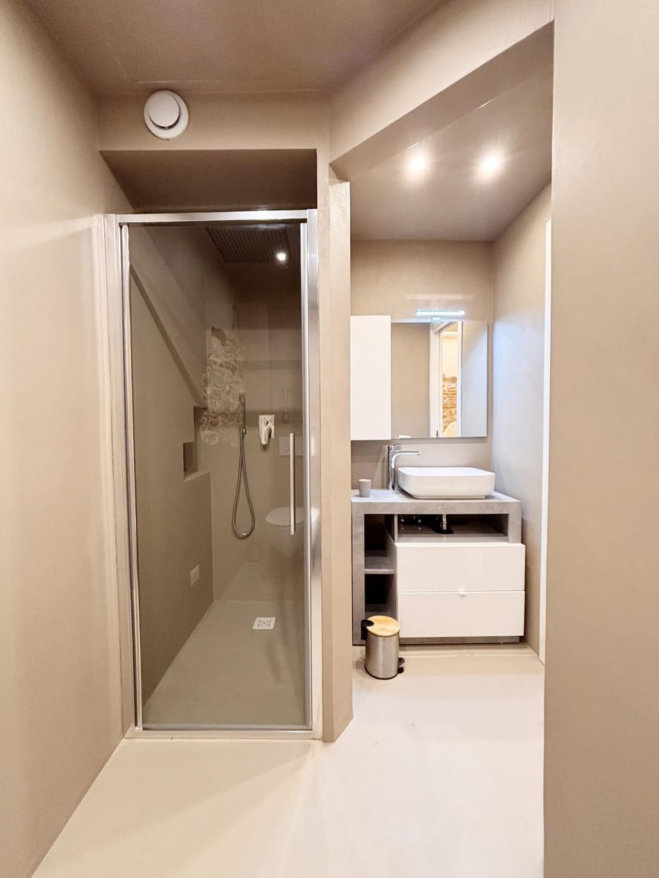 Shower, Bathroom