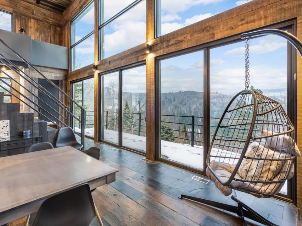 Vue panoramique Spa Moderne 14 personnes Chalet in Saint-Donat
