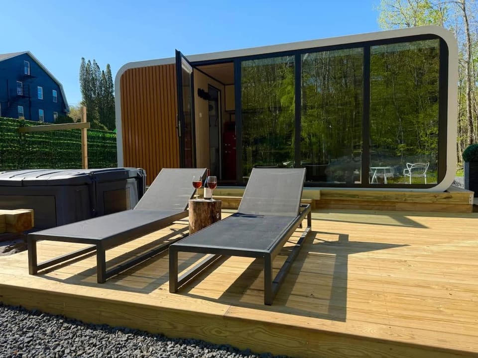 Romantic tiny Pod for Two HotTub Pond FirePit House in Haines Falls