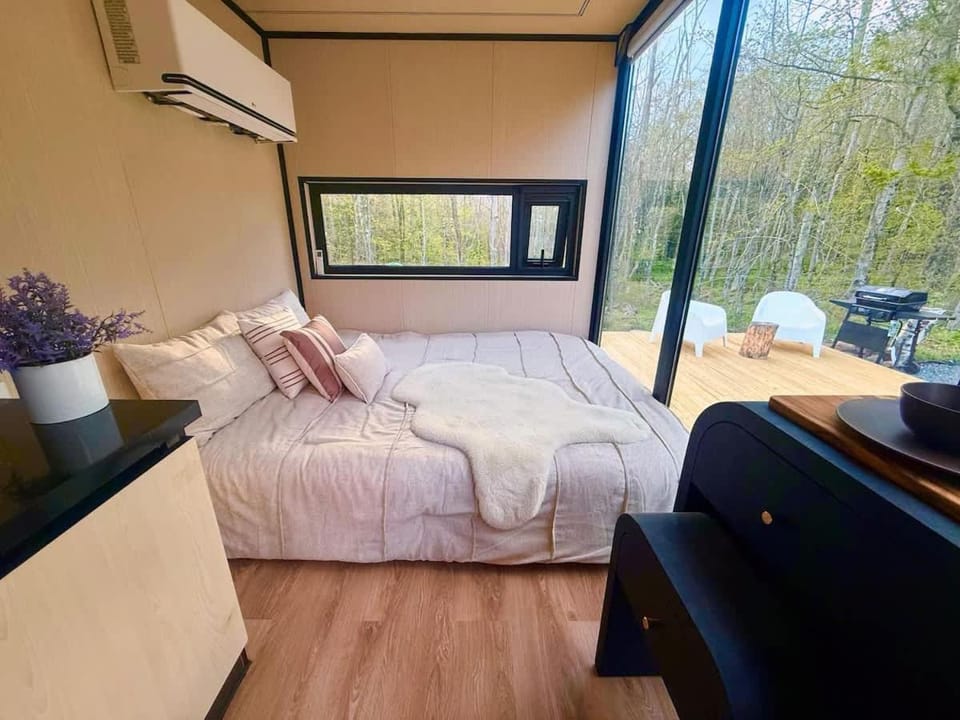Romantic tiny Pod for Two HotTub Pond FirePit House in Haines Falls