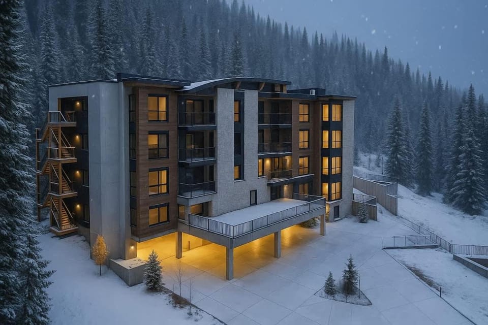 Rooftop Penthouse Vail Luxury Ski-In Ski-Out Apartment in Winter Park