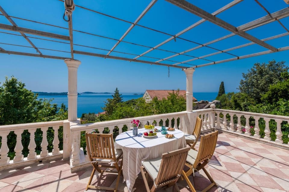 Natural landscape, Balcony/Terrace, Sea view