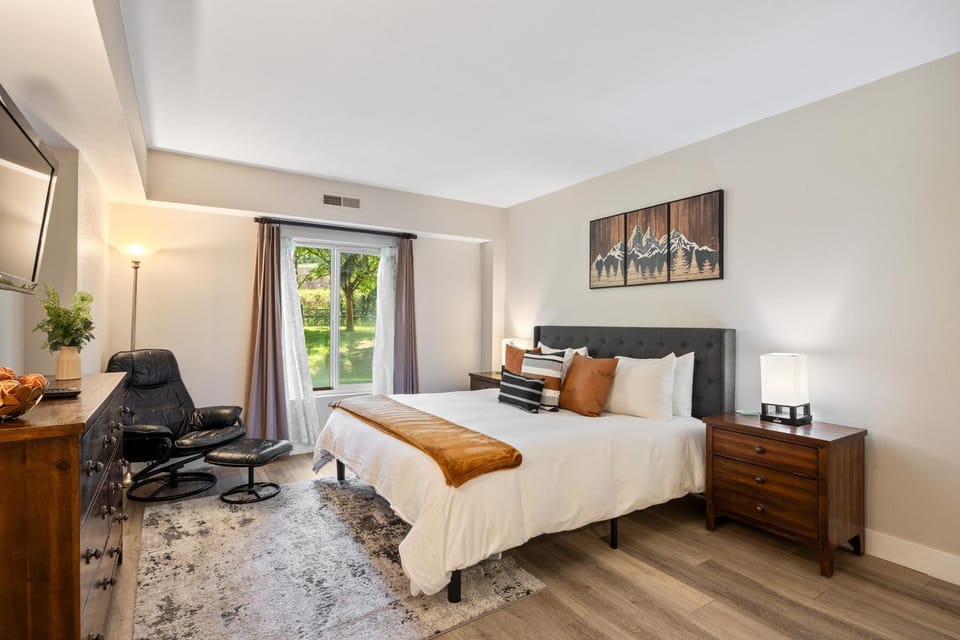Park Station Condo in Old Town Park City, Walk to Town Lift and Heated Pool! House in Park City