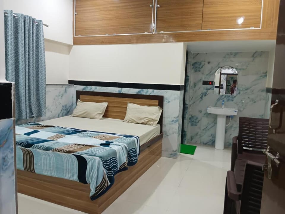 Bathroom, Living room, Other, Bedroom, Breakfast, Family, room service, VIP