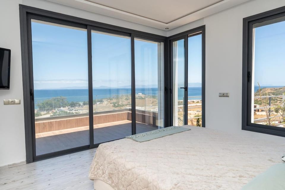 Sea view villa & pool Villa in Tangier-Tétouan-Al Hoceima