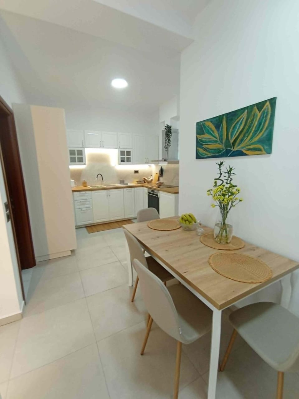 Dining area, kitchen