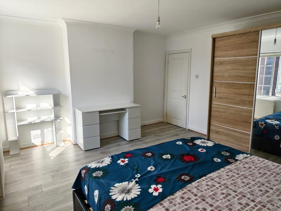 Shriji Homes House in Watford