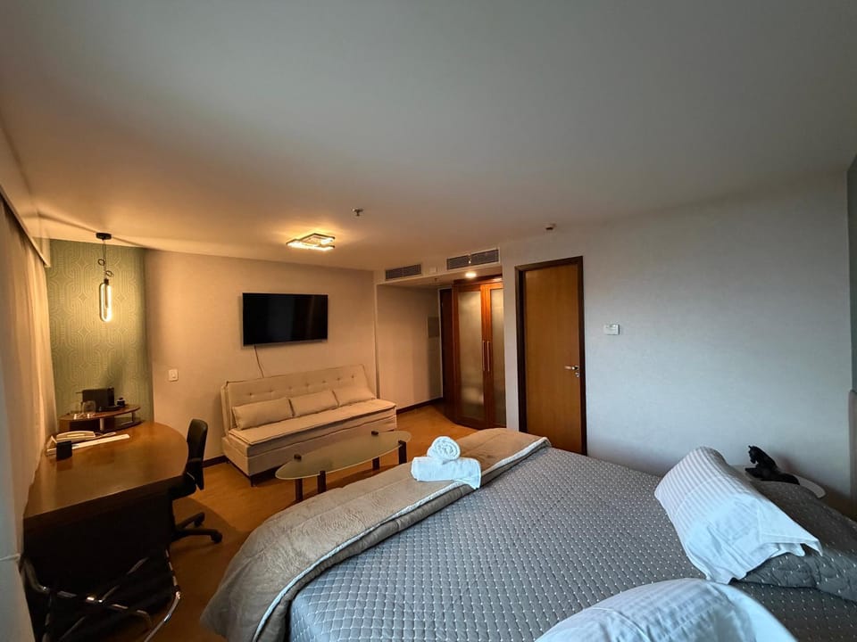 Bed, Photo of the whole room, Seating area, Bedroom