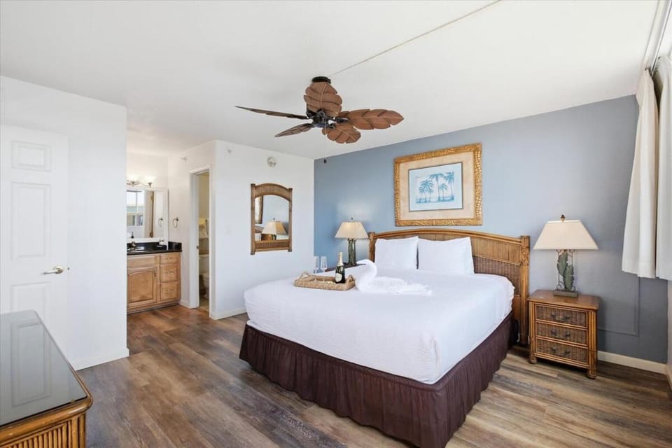 Royal Kahana 801- 2 bedroom oceanfront condo, AC, view, amenities Apartment in Napili-Honokowai