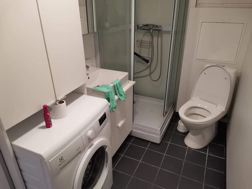 Room with shared kitchen and bathroom nr 1 Apartment in Tromso