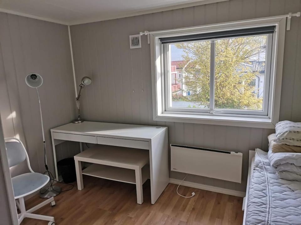 Room with shared kitchen and bathroom nr 1 Apartment in Tromso