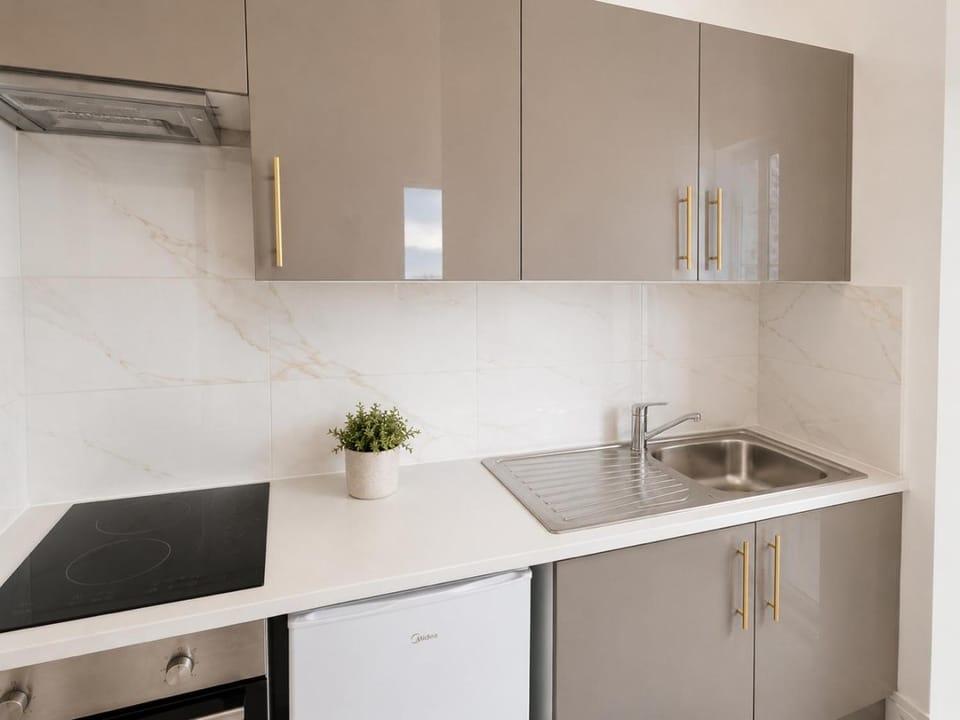 Kitchen or kitchenette, pet friendly, stove
