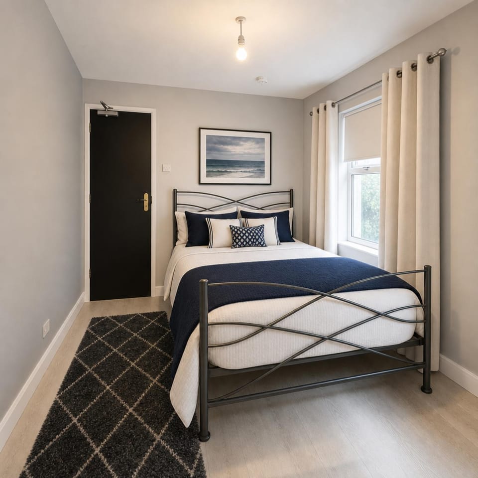Private Room on Tates Avenue in Central Belfast Bed and Breakfast in Belfast