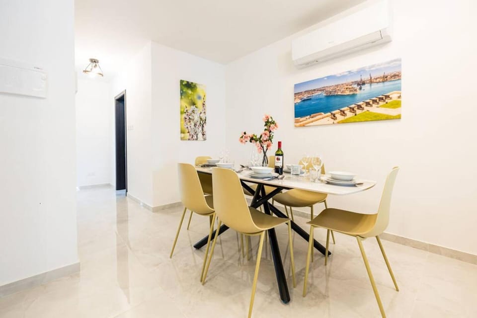 Modern 3-Bed Maisonette&Backyard in St Pauls Bay Apartment in Saint Paul's Bay