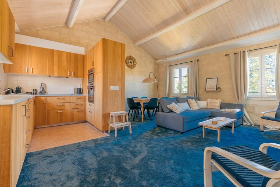 Living room, kitchen