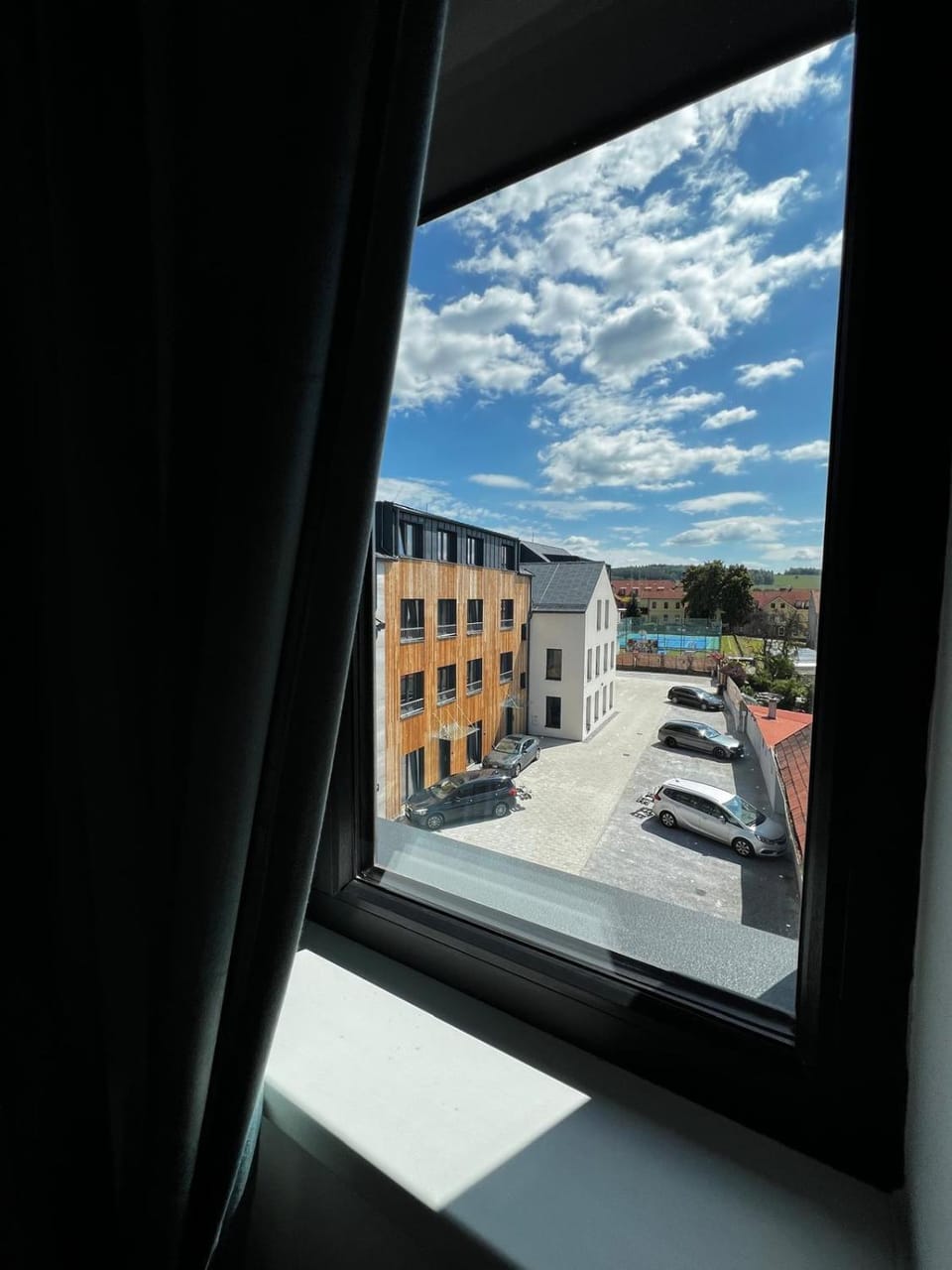 Luxusní apartmán 2kk, výhled do dvora, 10 min pláž Apartment in Horní Planá