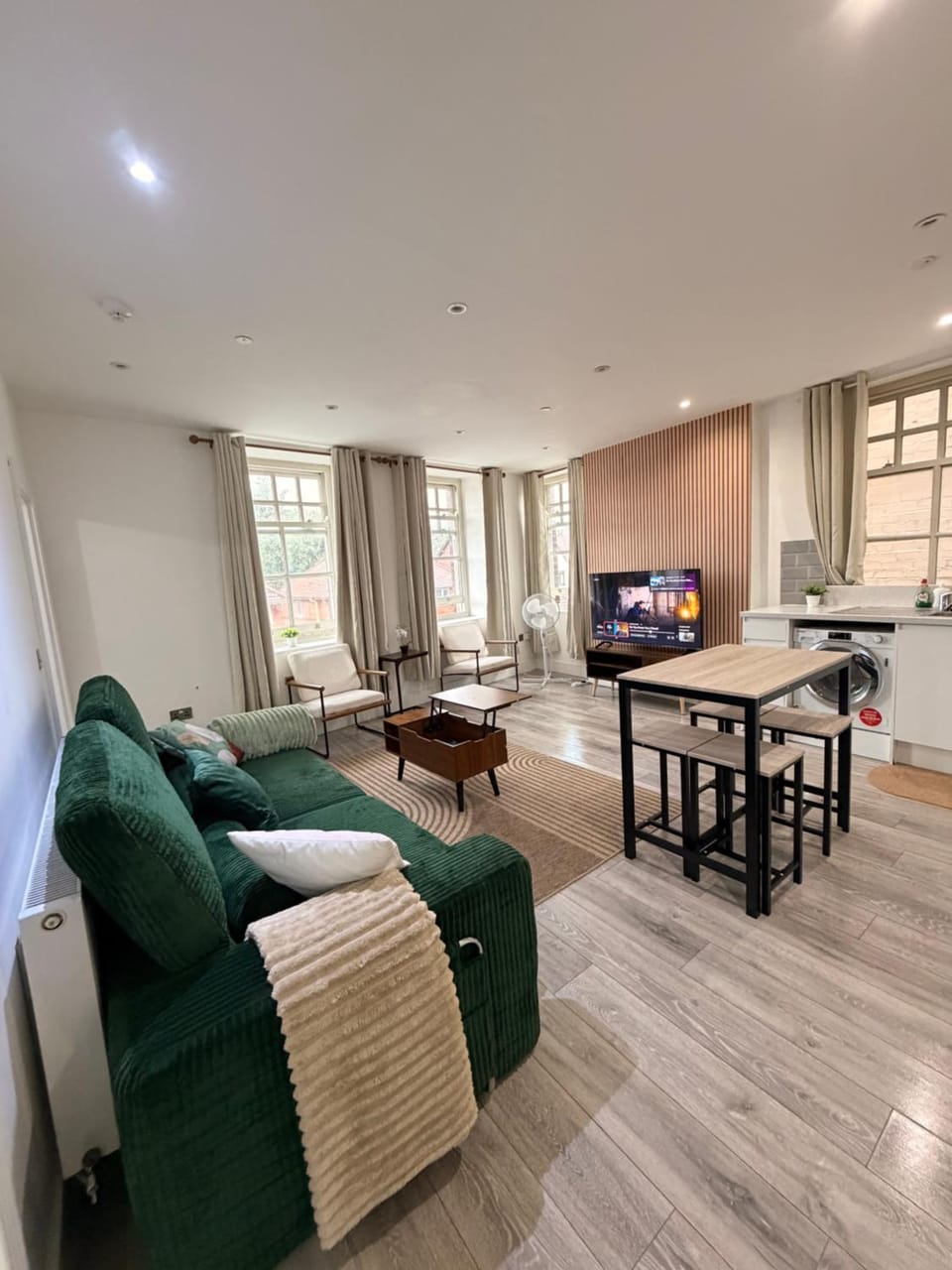 Green Haven, Cozy 2 Bed Apts, park view, family retreat and contractors Apartment in Wolverhampton