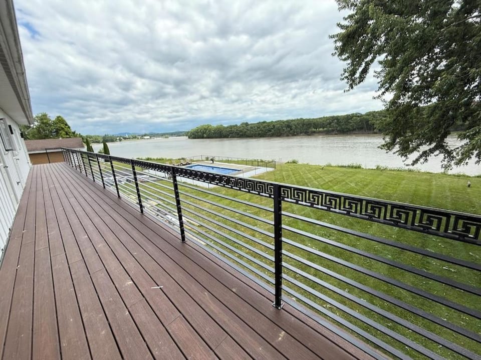 Spring, Day, Natural landscape, Balcony/Terrace, Mountain view, River view
