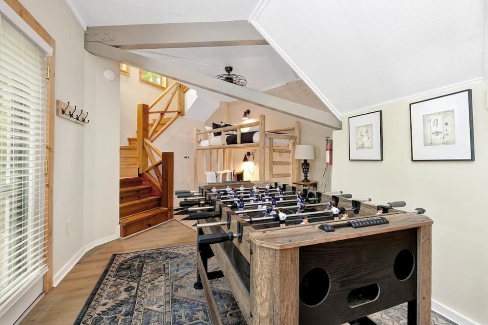 Cool House with Hot tub at Beech Mtn Resort House in Beech Mountain
