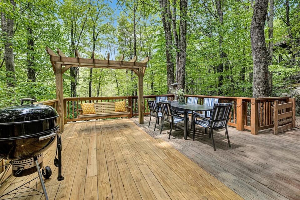 Cool House with Hot tub at Beech Mtn Resort House in Beech Mountain
