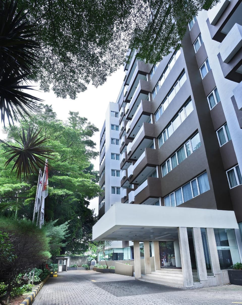 Property building, Facade/entrance, Bird's eye view
