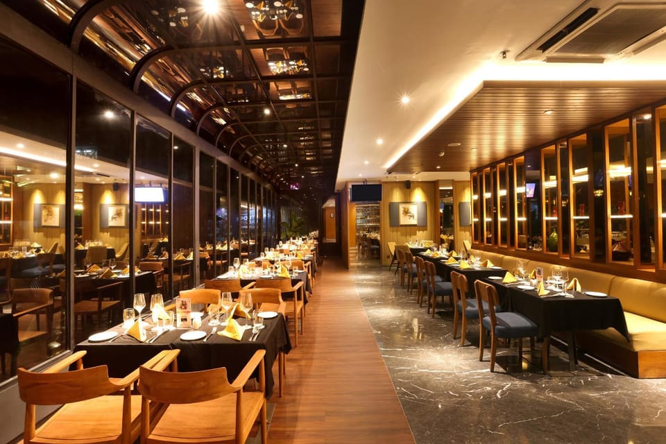 Lounge or bar, Food and drinks, Breakfast