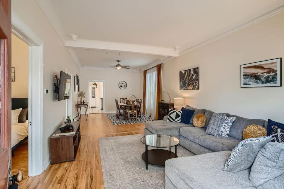 Mod Downtown Perfection 3BD w Patio Fast WIFI House in Denver