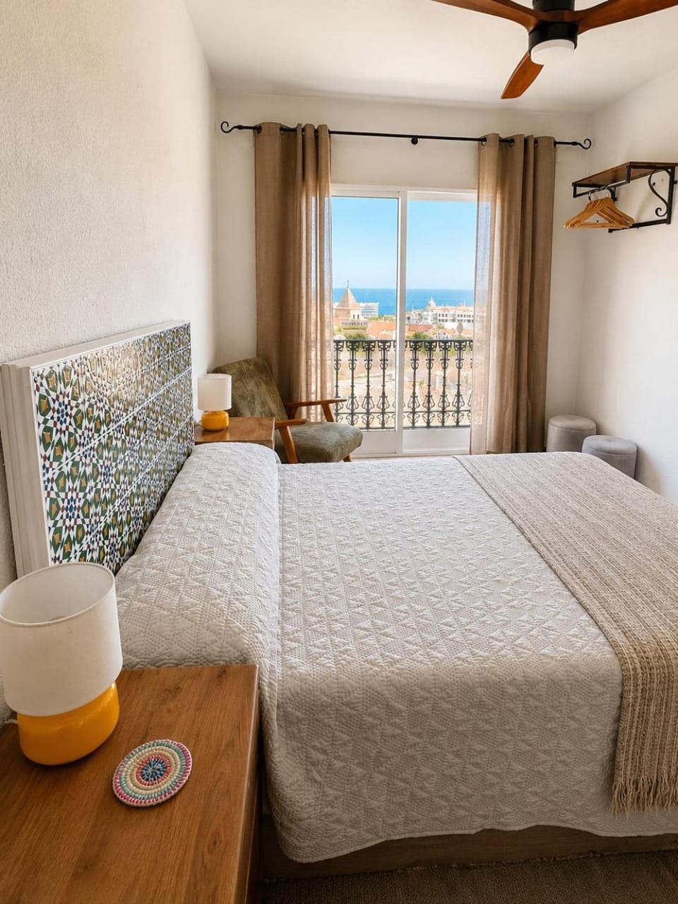 Bedroom, City view, Sea view