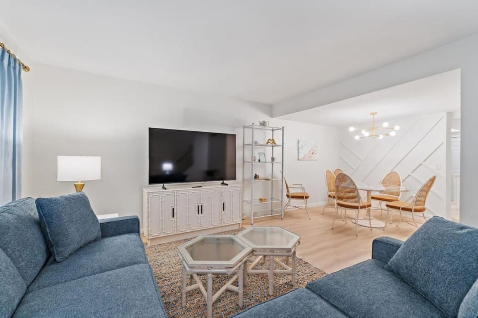 Elegant 3BR Wellington townhome Apartment in Wellington
