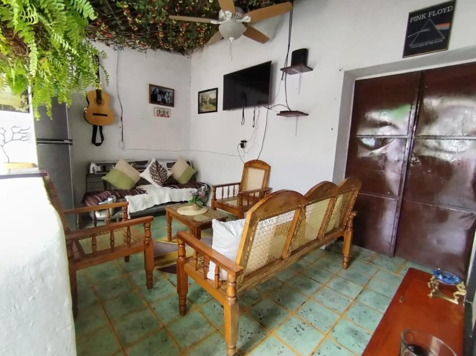 Woodstock House Bed and Breakfast in La Libertad Department, El Salvador