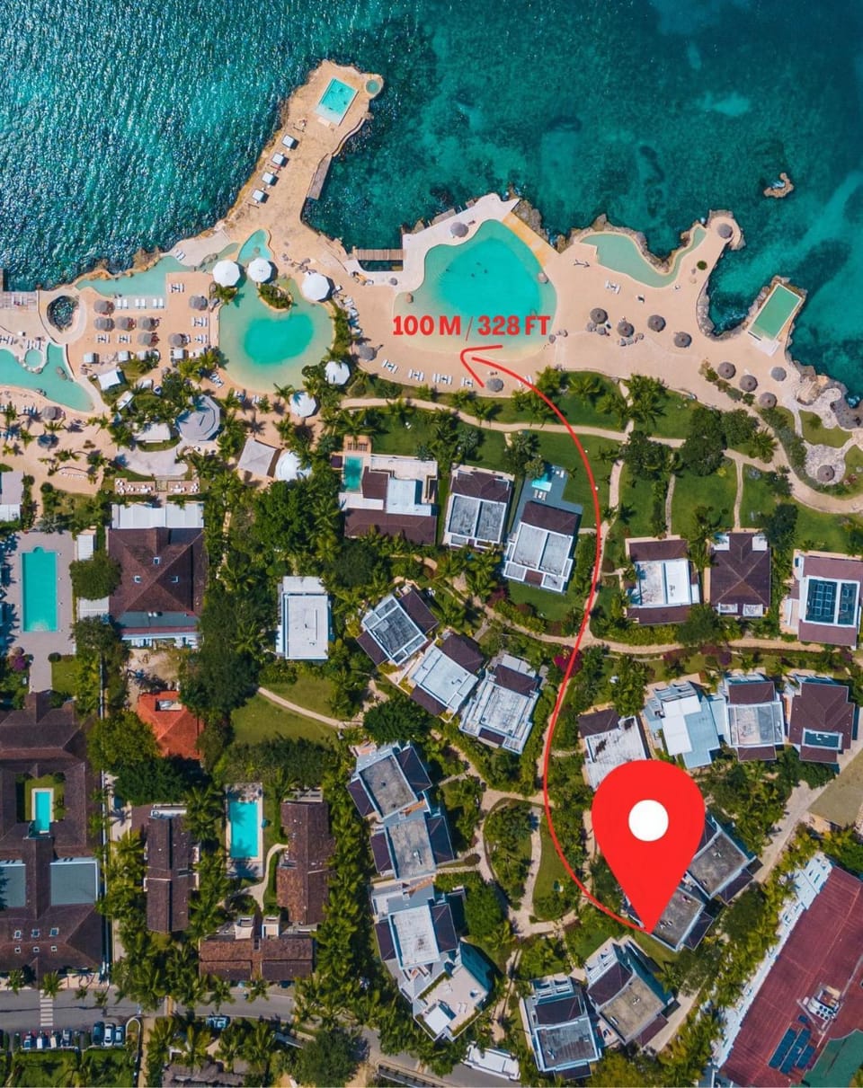 Bird's eye view, Location