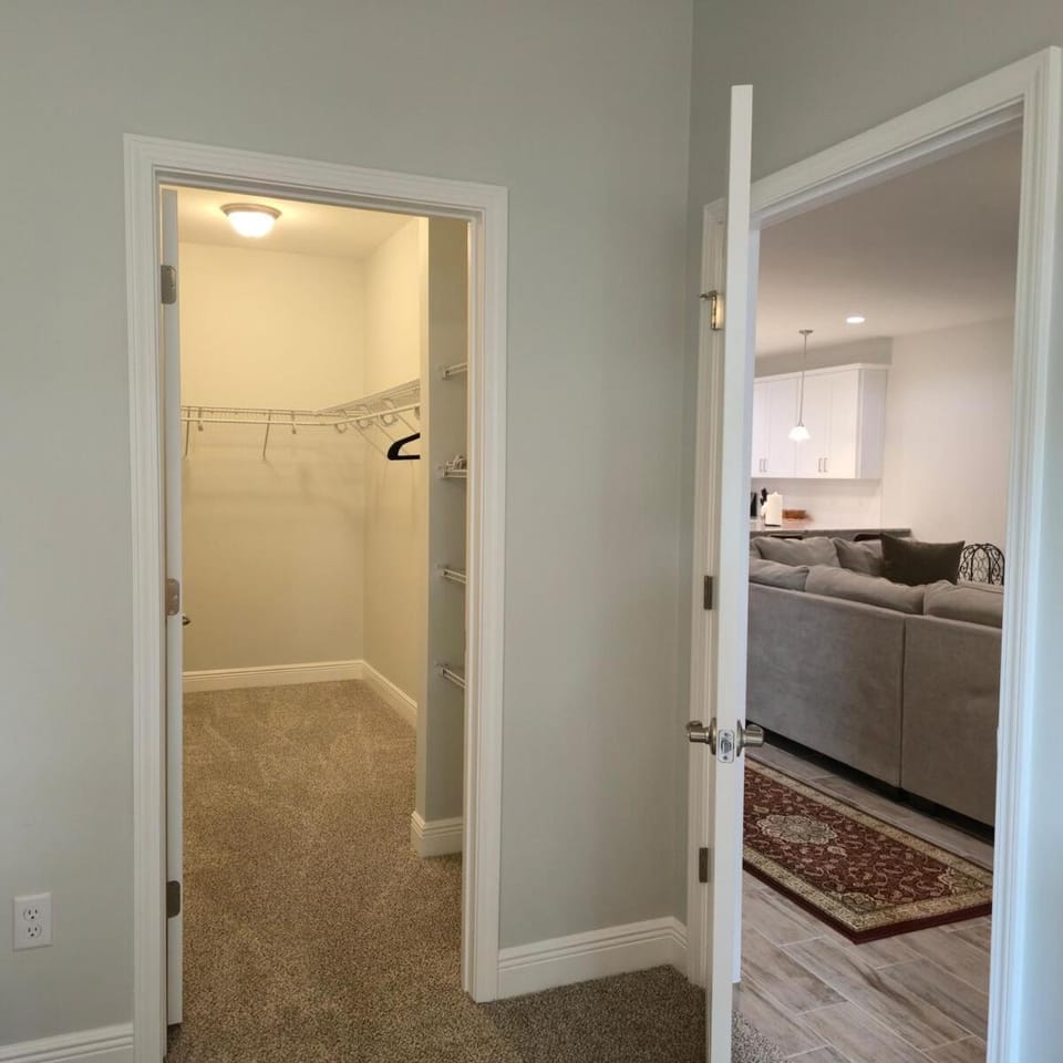 Stunning 2BR Townhome in Fort Walton Beach Fairview Apartment in Wright
