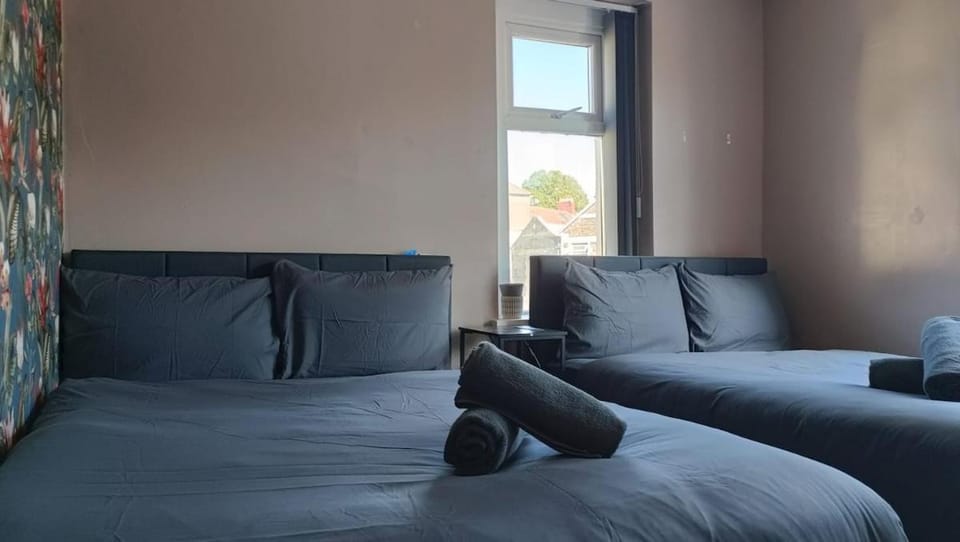 Cosy Hideaway with Hot Tub Apartment in Cardiff