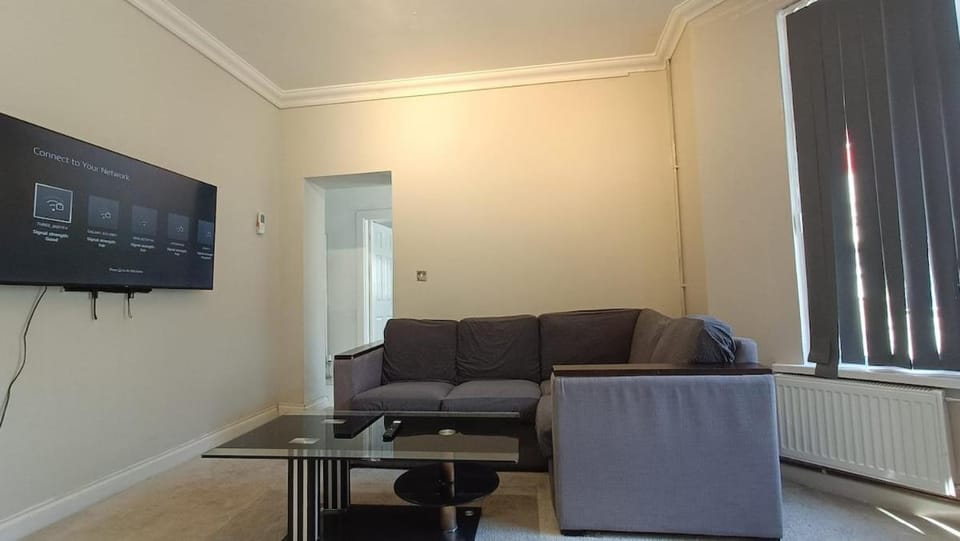 Cosy Hideaway with Hot Tub Apartment in Cardiff