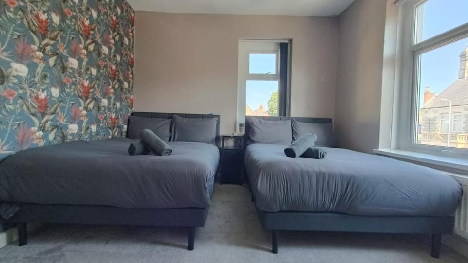 Cosy Hideaway with Hot Tub Apartment in Cardiff