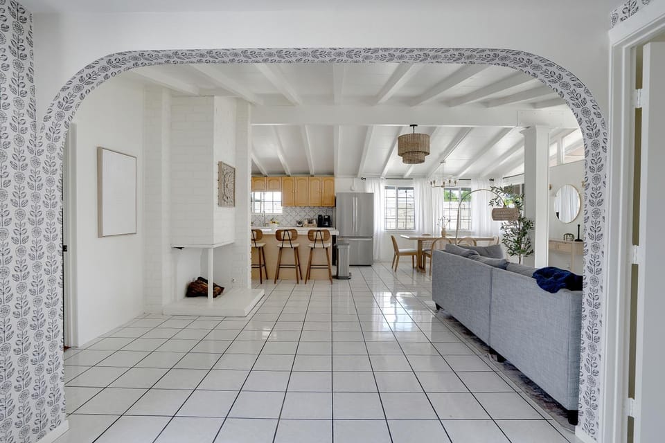 Cinderella's Cute Cottage, just 10 minutes to Disney and Conventional Center House in Anaheim