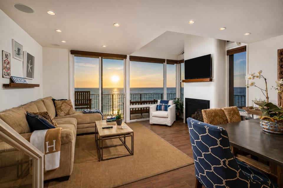 Beachfront Luxury Oceanfront On The Sand House in Carlsbad