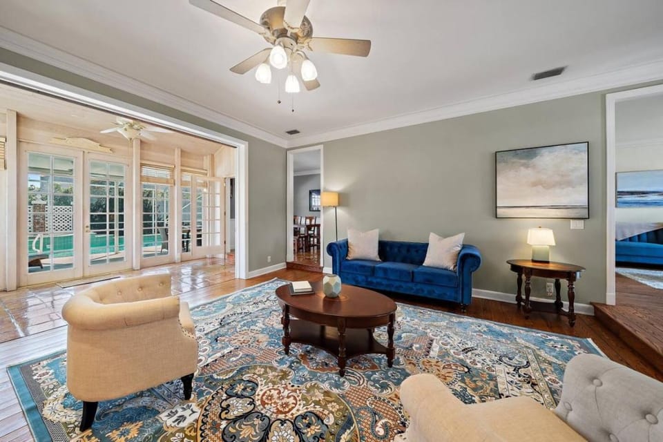 Luxury Wellington Home with a Beautiful Pool House in Wellington