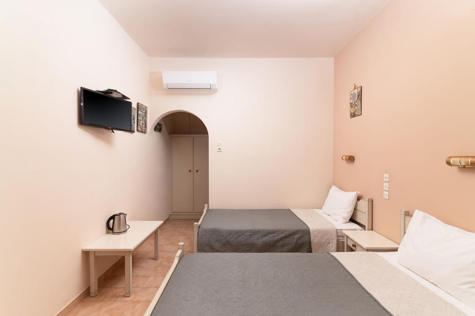 Bed, Bedroom, air conditioner