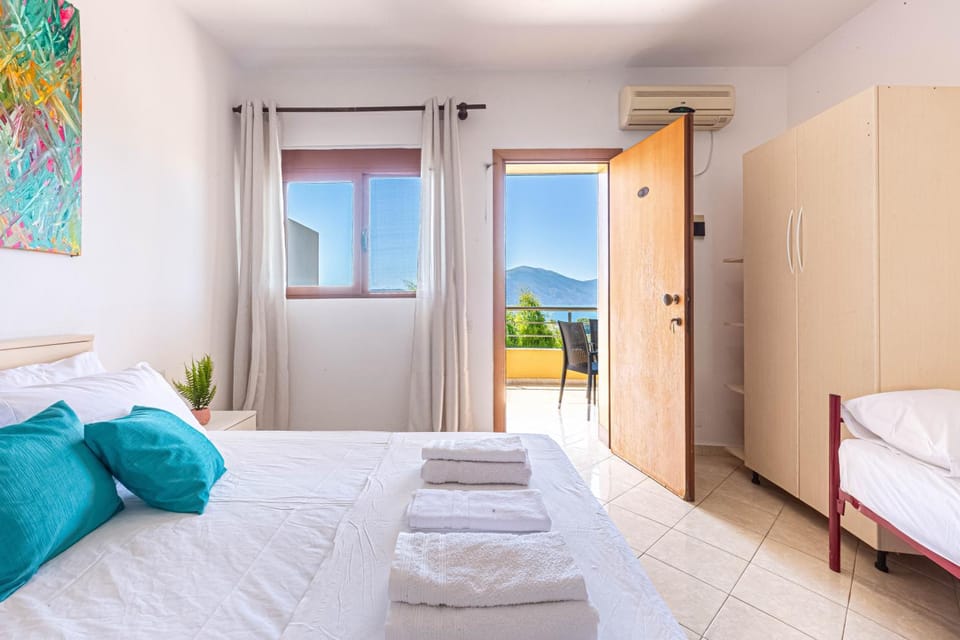 Radhima Panoramic Sea View 3, 1 BEDROOM APARTMENT - Kitchen, Parking & Balcony - 6 people Apartment in Vlorë County, Albania