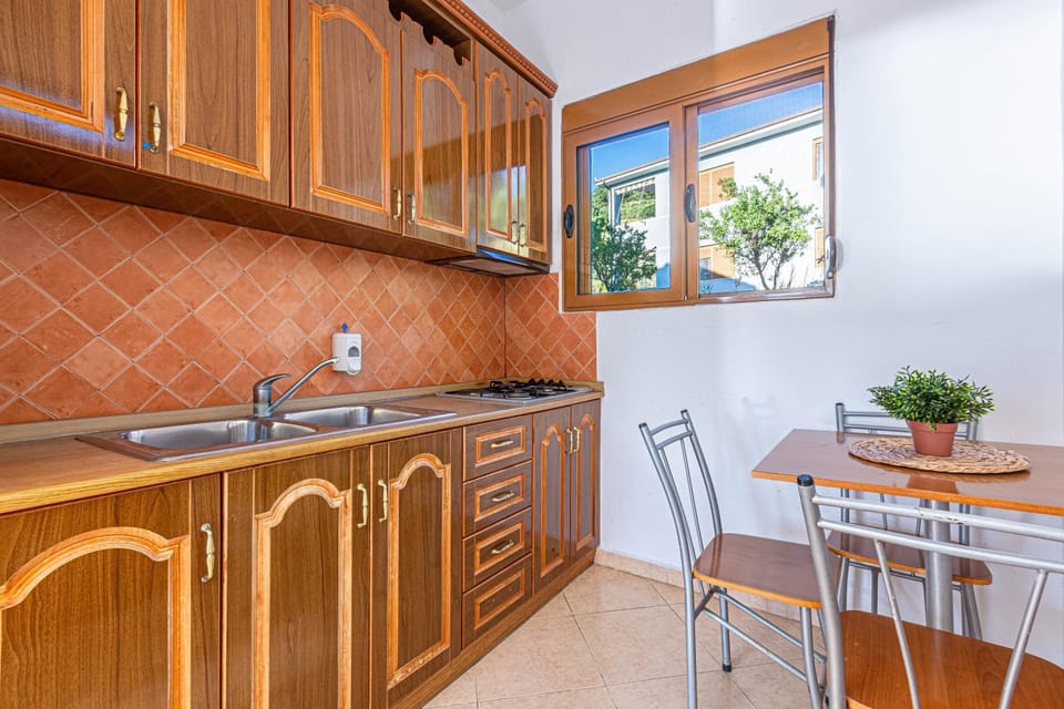 Radhima Sea View Studio Apt 10 - Kitchen, Parking & Balcony Apartment in Vlorë County, Albania