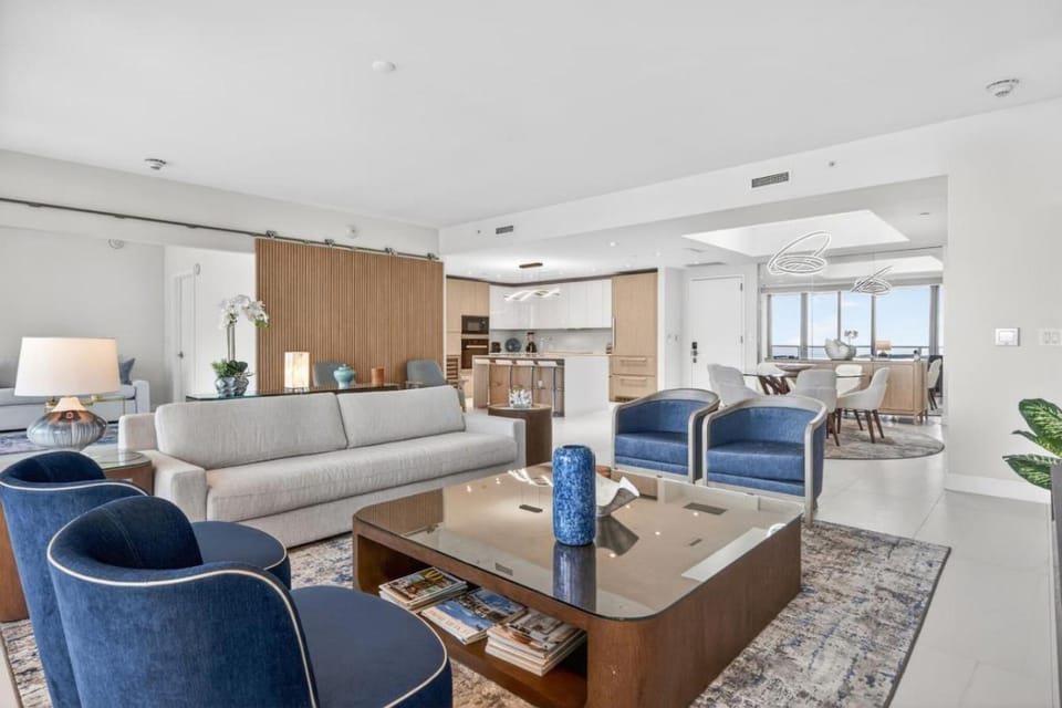 3BR 3BA Premium Oceanfront Condo House in Riviera Beach