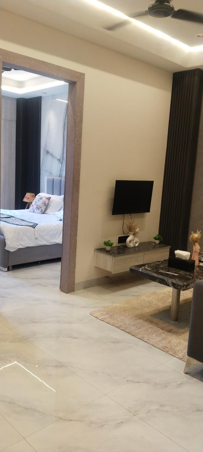 Signature suites Apartment in Gurugram