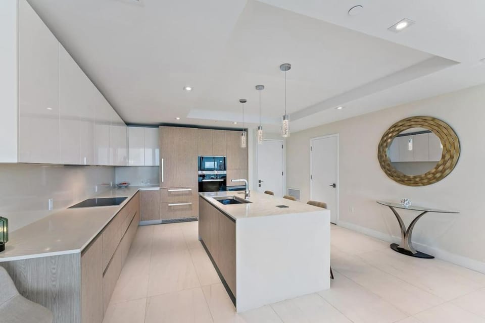 2BR 2BA in a Luxury Beach Resort Amrit Apartment in Riviera Beach