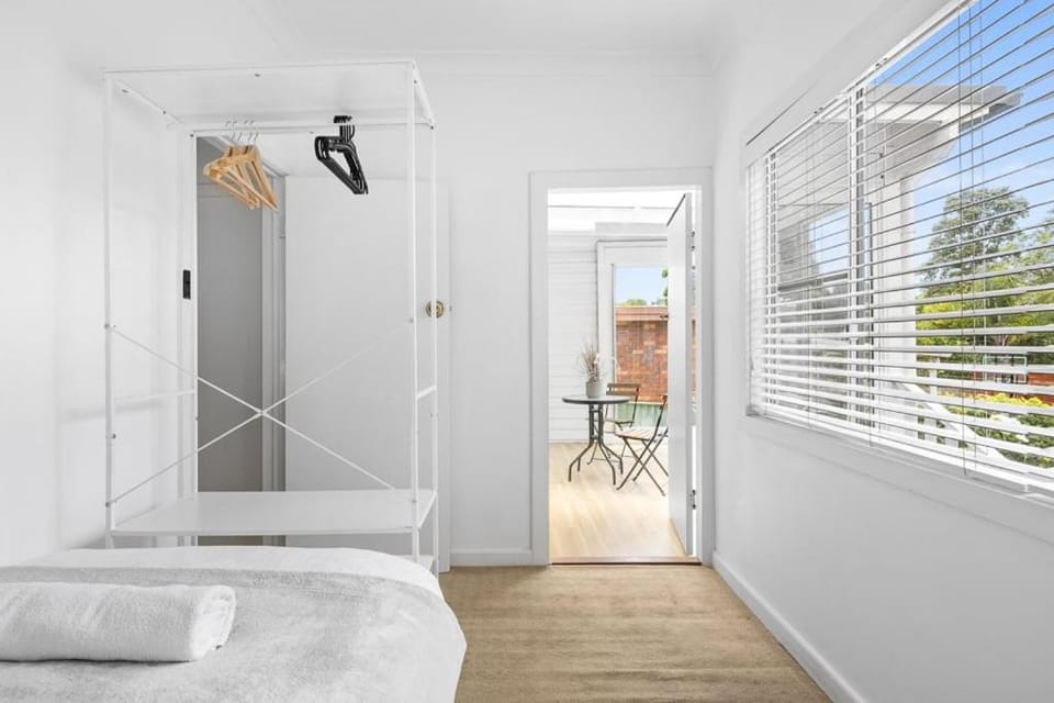 Private Single Room - Central Location - Shared Bathroom Bed and Breakfast in Sydney