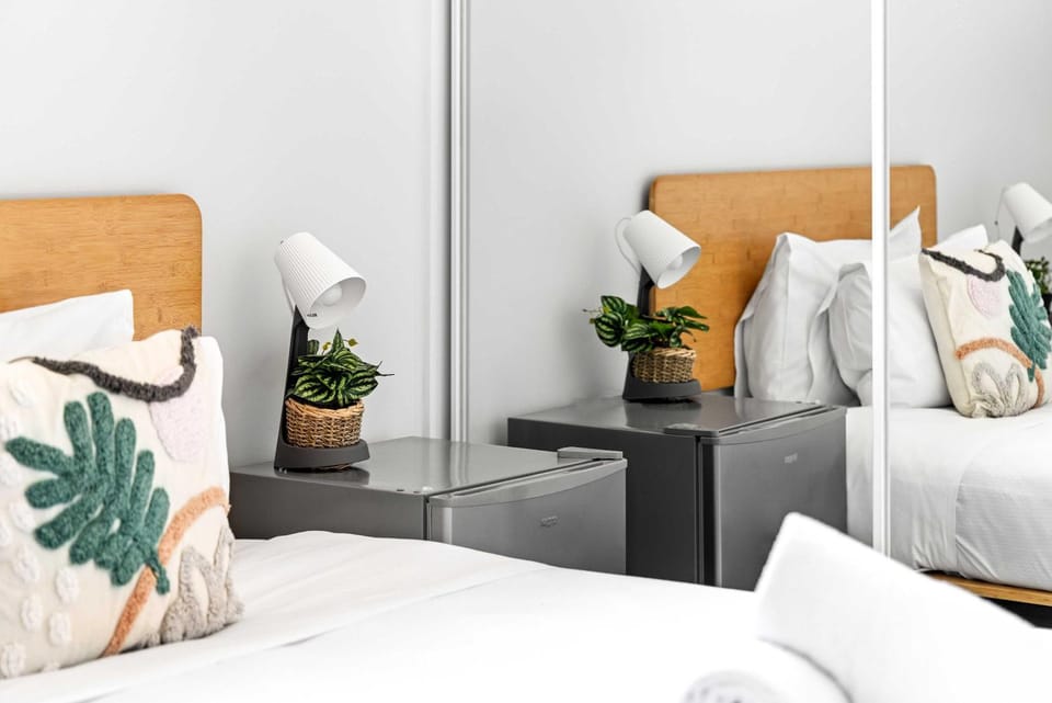 Bright Detached Double Ensuite Room - Shared Amenities - Near Top Ryde City Bed and Breakfast in Sydney