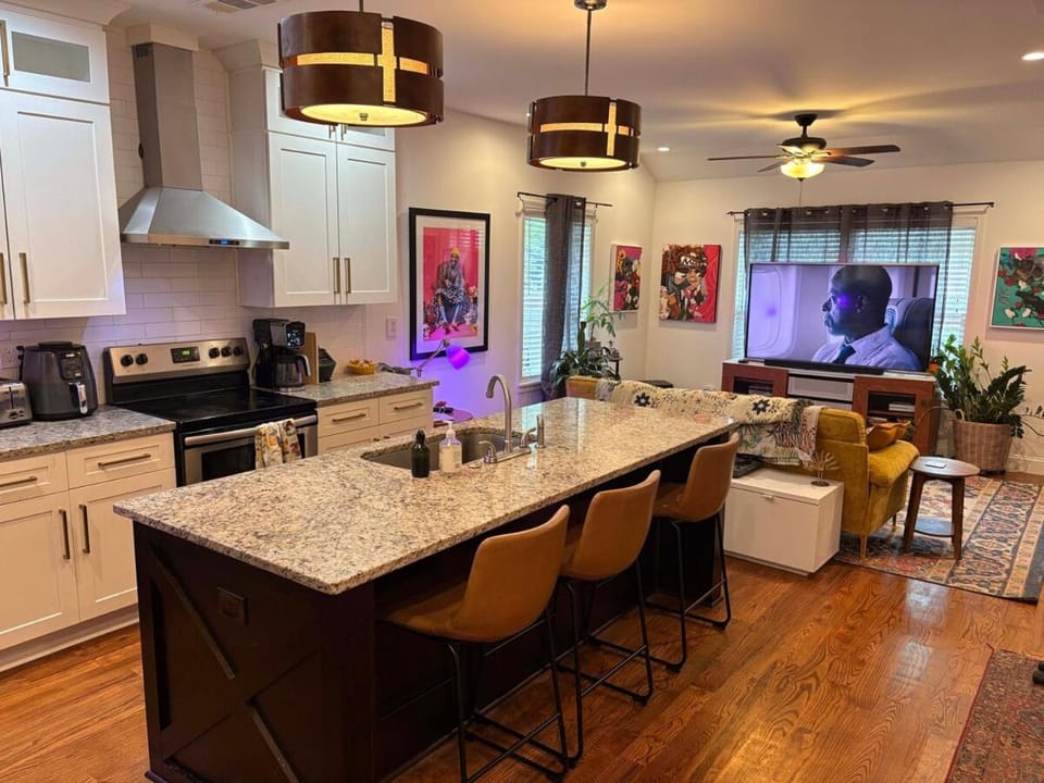 Atlanta Artist Retreat with Private Patio and Parking House in Atlanta