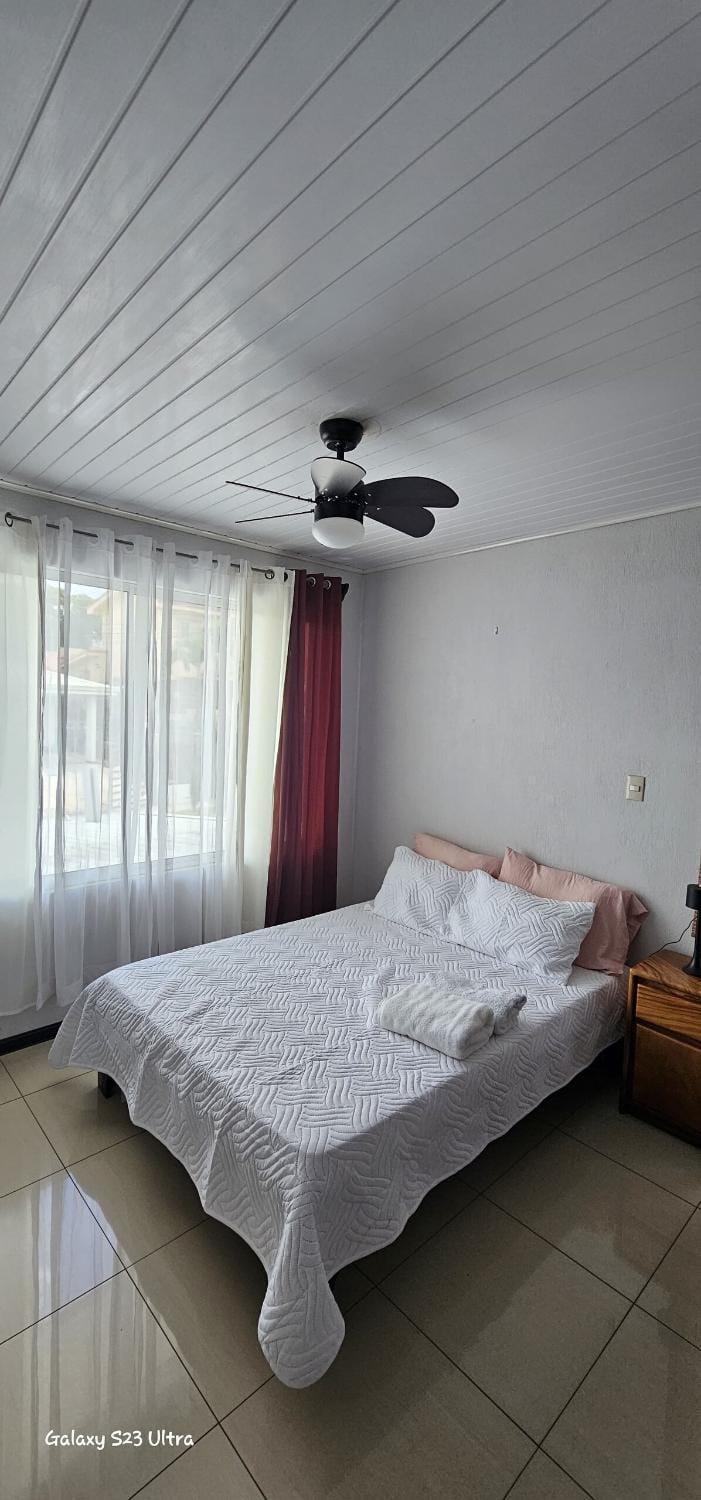 Bedroom, towels