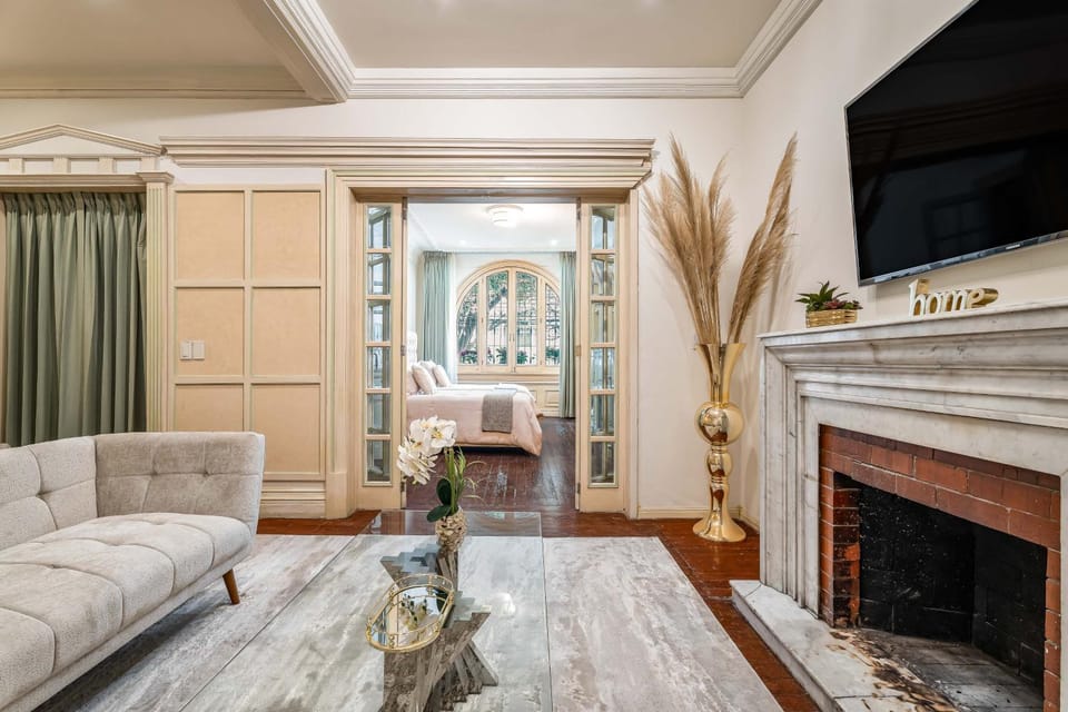 Communal lounge/ TV room